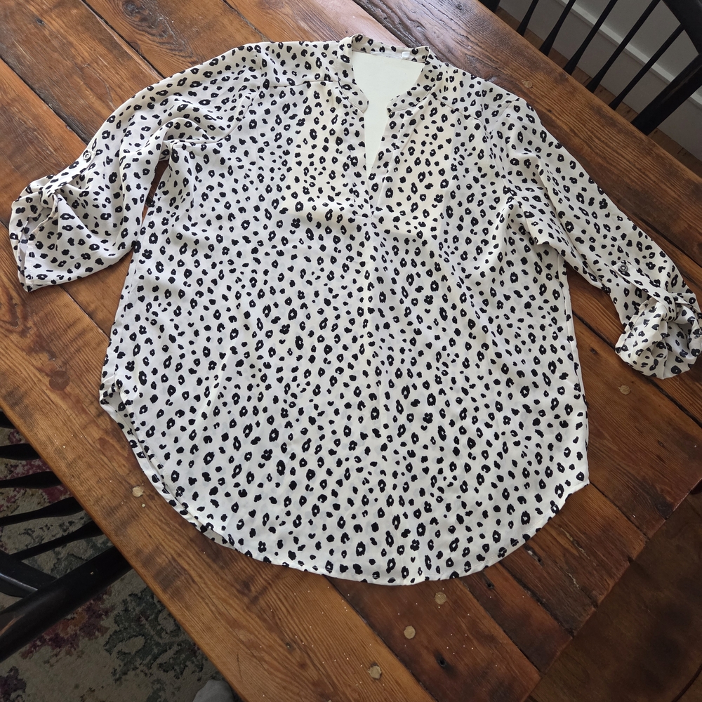 Lush Monochrome Animal Print Scarf